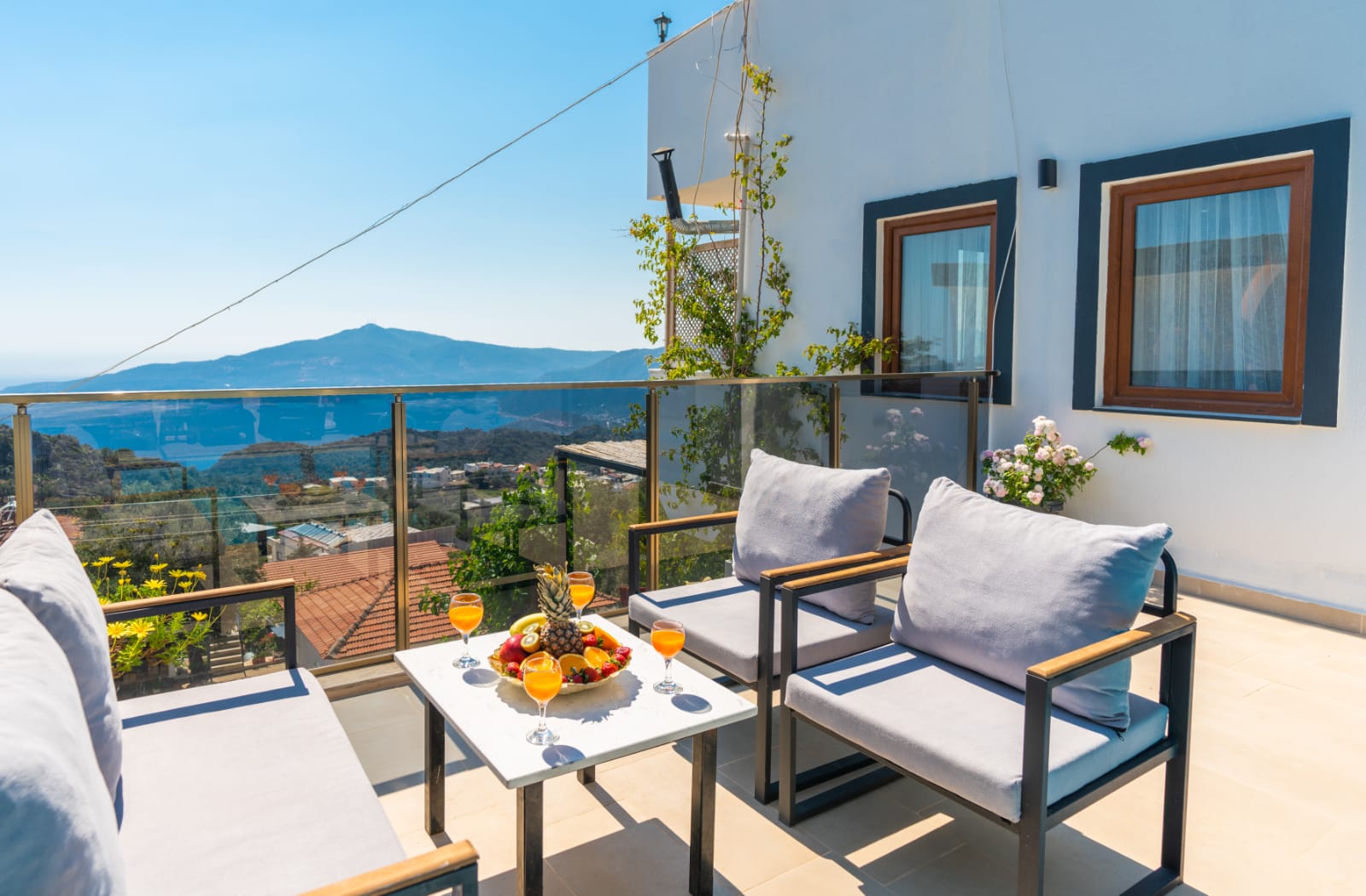 Villa Alkım Bade gece dış cephe